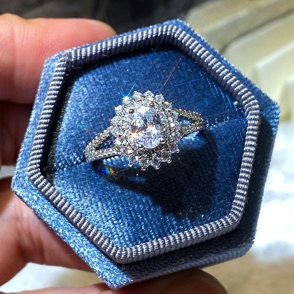 wedding rings huitan crystal sun flower design women beauty bridal engagement ring brilliant cubic zirconia luxury jewelry bulk, Slivery;golden
wedding rings huitan crystal sun flower design women beauty bridal engagement ring brilliant cubic zirconia luxury jewelry bulk, Slivery;golden