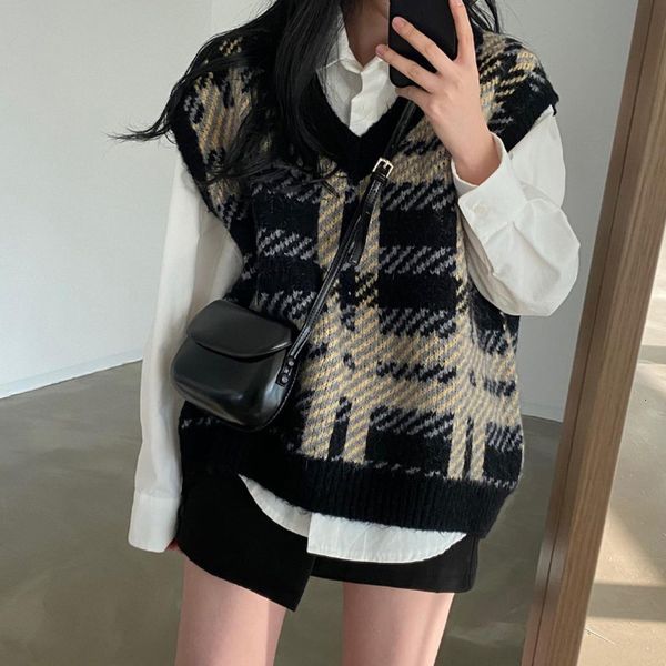 british oversize plaid v-neck sweater women's loose autumn winter folding wear with shirt, knitted and vt, Black;white
british oversize plaid v-neck sweater women's loose autumn winter folding wear with shirt, knitted and vt, Black;white