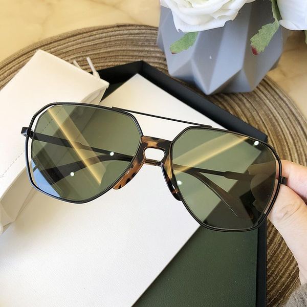 sunglasses 2021 fashion for women vintage alloy hollow aviation sun glasses men metal pilot oval eyewear big, White;black
sunglasses 2021 fashion for women vintage alloy hollow aviation sun glasses men metal pilot oval eyewear big, White;black