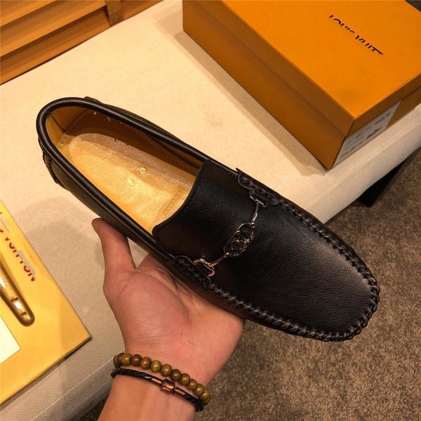 2q 2021 autumn designer men's quality leather shoes british business size 38-46 anti slip soft leather man mcrofiber leather luxury dre, Black
2q 2021 autumn designer men's quality leather shoes british business size 38-46 anti slip soft leather man mcrofiber leather luxury dre, Black