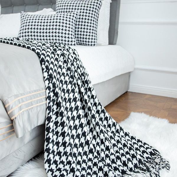 blankets blanket black white plaid pillow case sofa bedroom nap designer home decoration with tassels super soft fashion
blankets blanket black white plaid pillow case sofa bedroom nap designer home decoration with tassels super soft fashion