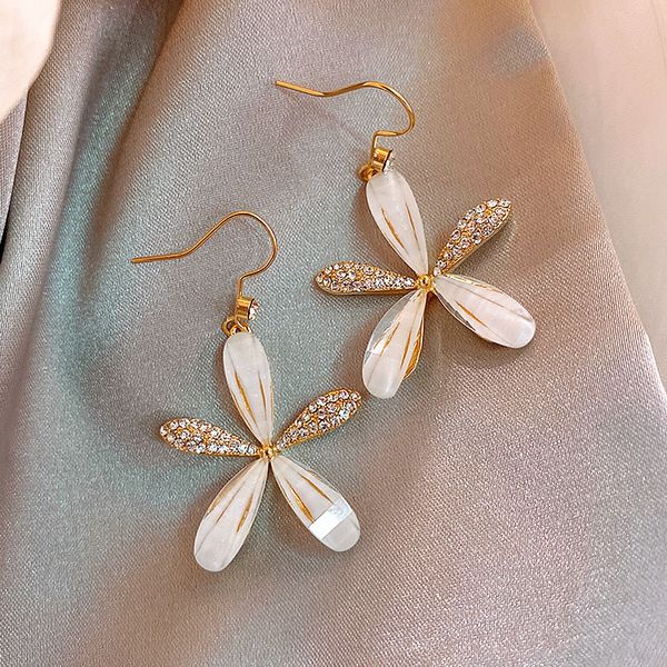 womens five-petal flower earrings cute ins fashion diamond set ear stud korean ear pendantdio chan contact, Silver
womens five-petal flower earrings cute ins fashion diamond set ear stud korean ear pendantdio chan contact, Silver