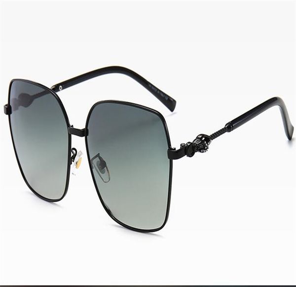 fashion luxurys designer sunglasses for women mens outdoor drive glasses round frame polarized sunglass box 0034, White;black
fashion luxurys designer sunglasses for women mens outdoor drive glasses round frame polarized sunglass box 0034, White;black