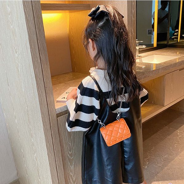 designer kids handbags ins girl messenger bag luxury children letter metal chain single-shoulder bags girls mini princess purse a4551, Black
designer kids handbags ins girl messenger bag luxury children letter metal chain single-shoulder bags girls mini princess purse a4551, Black