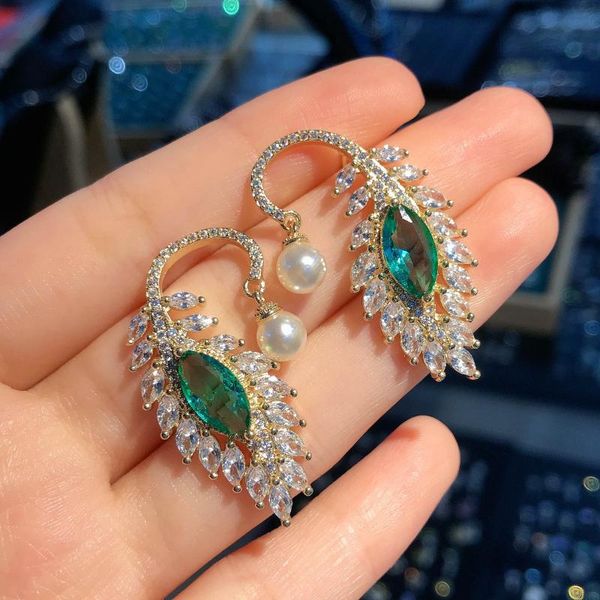 dangle & chandelier luxury peacock feathers high-class elegant women earrings exquisite and super flash ladies classic pearl zircon, Silver
dangle & chandelier luxury peacock feathers high-class elegant women earrings exquisite and super flash ladies classic pearl zircon, Silver