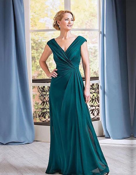 a-line mother of the bride dress elegant plunging neck floor length chiffon sleeveless with ruching 2021 c107, Black;red
a-line mother of the bride dress elegant plunging neck floor length chiffon sleeveless with ruching 2021 c107, Black;red