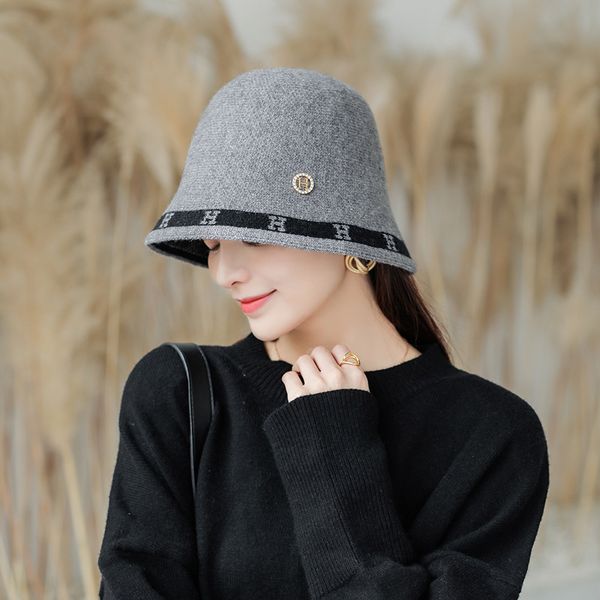 bucket hat womens autumn and winter korean-style all-match fashion face-looking small letters warm ear protection woolen, Blue;gray
bucket hat womens autumn and winter korean-style all-match fashion face-looking small letters warm ear protection woolen, Blue;gray