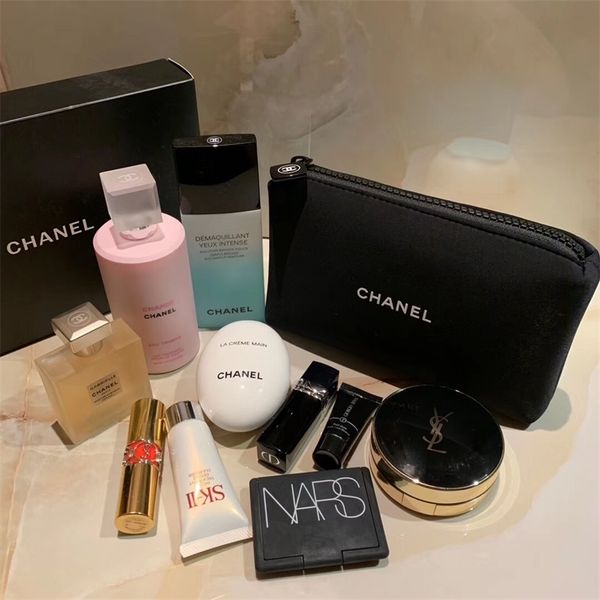 tanabata ins small fragrance counter gift bag black makeup hand storage bag boxed water space
tanabata ins small fragrance counter gift bag black makeup hand storage bag boxed water space