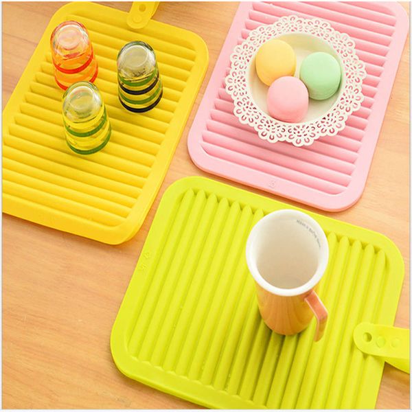 creative silicone food mat large kitchen tableware heat insulation hanging pot bowl slip scalding table
creative silicone food mat large kitchen tableware heat insulation hanging pot bowl slip scalding table