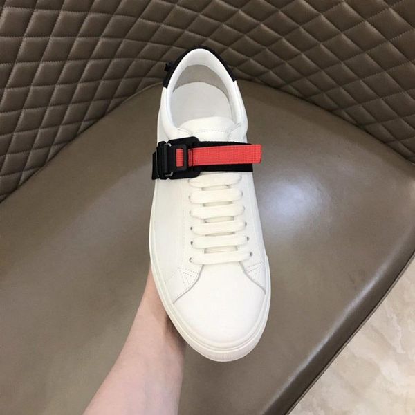 2021 latest designer men women casual shoes sneakers couples flat with buckle sneaker man woman trainers shoe box large size 35-44, Black
2021 latest designer men women casual shoes sneakers couples flat with buckle sneaker man woman trainers shoe box large size 35-44, Black