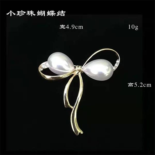 d5i high grade inlaid with diamond femalebrooches buttonsilk pins scarf button alloy brooch with fashionable temperament and versati, Gray
d5i high grade inlaid with diamond femalebrooches buttonsilk pins scarf button alloy brooch with fashionable temperament and versati, Gray