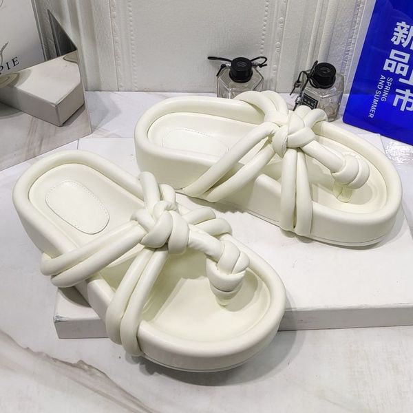 2022 designer women slippers spring and summer latest chunky mignon flatform slippers with tubular faux nappa leather straps knotted on padd, Black
2022 designer women slippers spring and summer latest chunky mignon flatform slippers with tubular faux nappa leather straps knotted on padd, Black