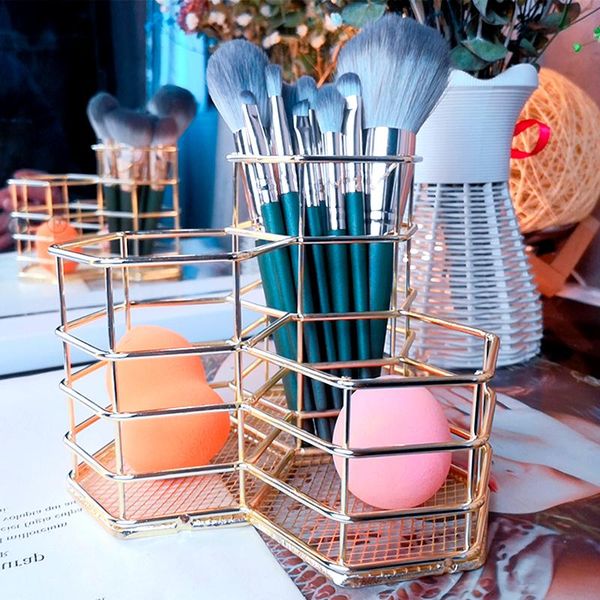 cosmetic brush bucket dressing station dustproof red receiving eyebrow pen gold iron art skin care rack storage bags
cosmetic brush bucket dressing station dustproof red receiving eyebrow pen gold iron art skin care rack storage bags