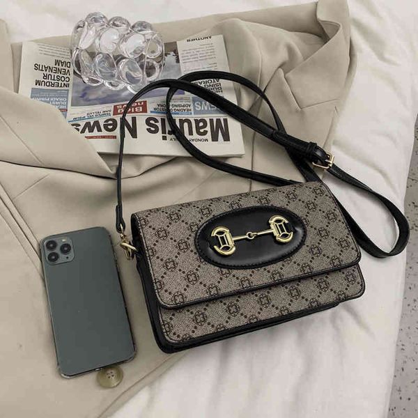 2022 factory wholesale handbag hands winter single shoulder bag small square women's bag
2022 factory wholesale handbag hands winter single shoulder bag small square women's bag