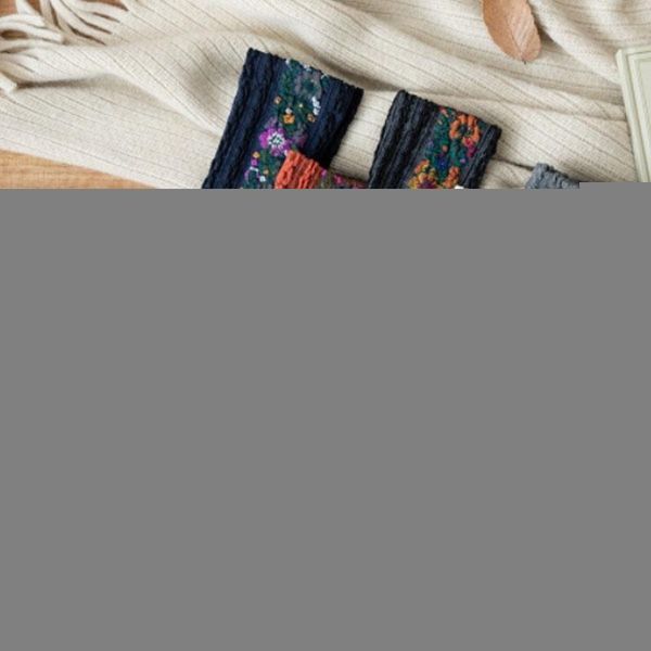 socks & hosiery 2021 fashion women warm and cute euramerican national wind-flowers autumn winter ladies cotton mujer sock, Black;white
socks & hosiery 2021 fashion women warm and cute euramerican national wind-flowers autumn winter ladies cotton mujer sock, Black;white