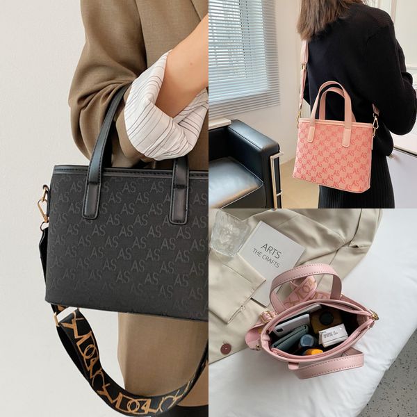 new style versatile sling shoulder bag high sense leisure printed messenger handbags
new style versatile sling shoulder bag high sense leisure printed messenger handbags