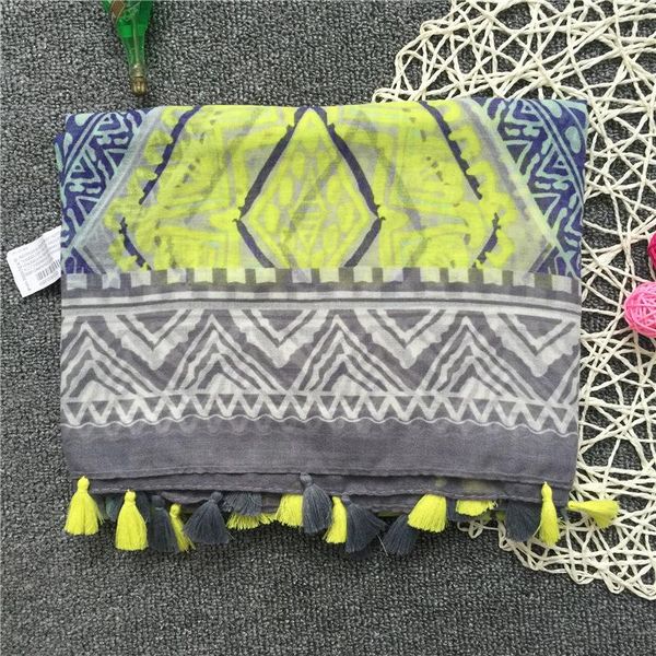 scarves 2021 spring and summer fresh fashionable all-match sunscreen silk scarf bali yarn geometric diamond shawl, Blue;gray
scarves 2021 spring and summer fresh fashionable all-match sunscreen silk scarf bali yarn geometric diamond shawl, Blue;gray