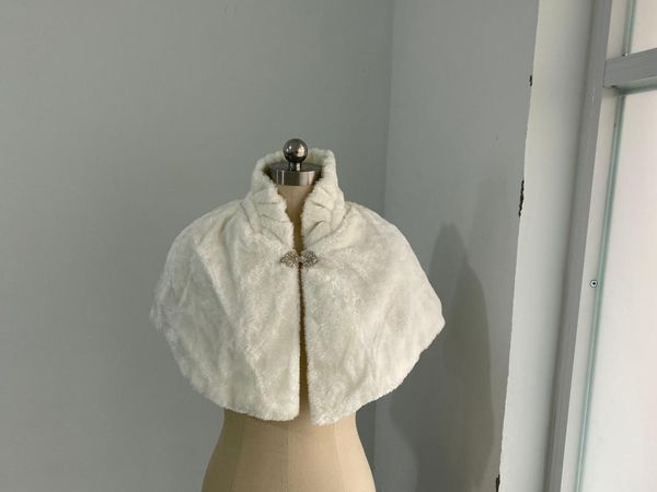 wraps & jackets faux fur cape bridal wrap white/ivory short coat wedding shrug bride accessory
wraps & jackets faux fur cape bridal wrap white/ivory short coat wedding shrug bride accessory