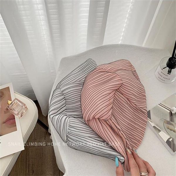wide brim hats 202107-2508703 ins korean fashion stripe street lady bucket cap women leisure hat, Blue;gray
wide brim hats 202107-2508703 ins korean fashion stripe street lady bucket cap women leisure hat, Blue;gray