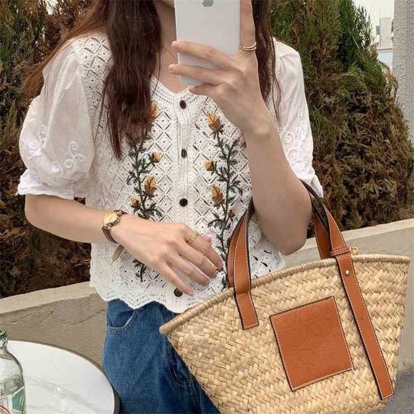 summer elegant lace female v-neck shirts retro prom loose vintage blouses chic short sleeve sweet 210525, White
summer elegant lace female v-neck shirts retro prom loose vintage blouses chic short sleeve sweet 210525, White