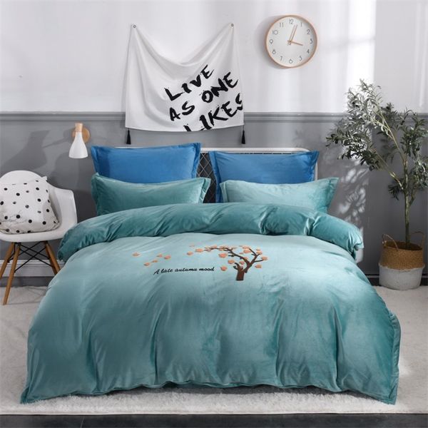 nantong home textile flannel embroidered four piece winter warm velvet bedding bed sheet set
nantong home textile flannel embroidered four piece winter warm velvet bedding bed sheet set