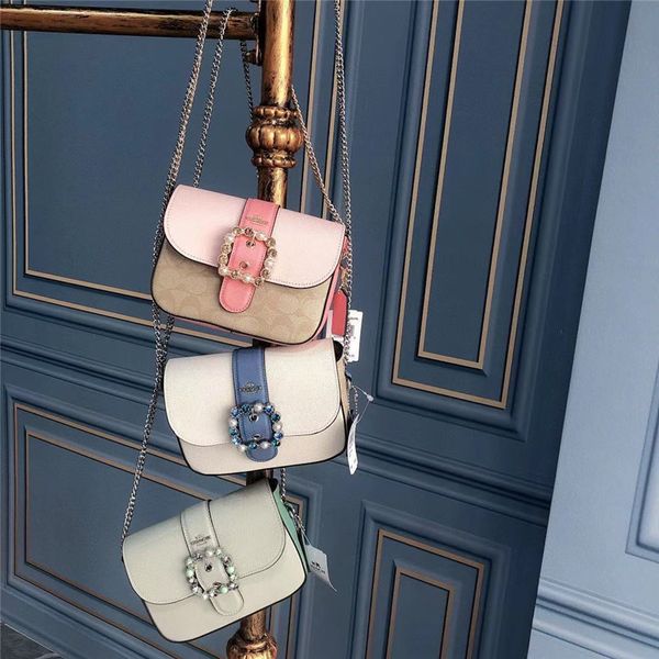 2021 c leather women's bag pearl one shoulder crossbody chain color matching luxuryss designerss yw
2021 c leather women's bag pearl one shoulder crossbody chain color matching luxuryss designerss yw