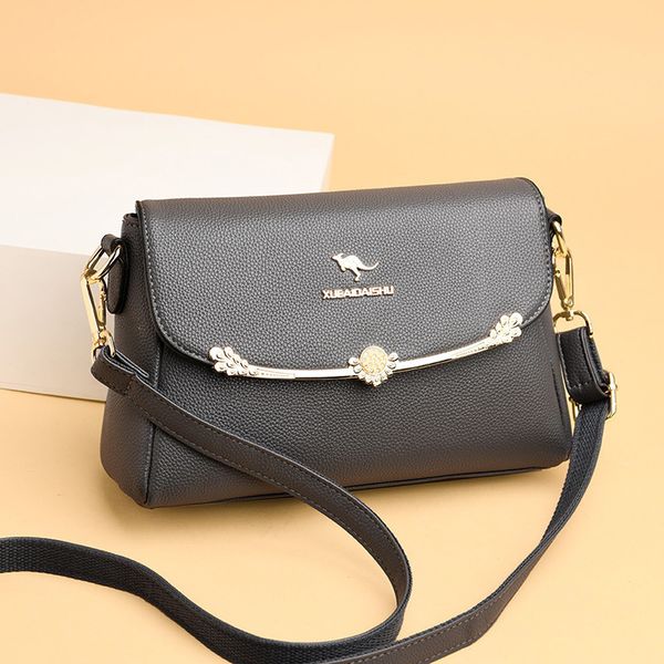 snow love kangaroo shoulder 2021 new style messenger soft leather mother small square zipper women's bag
snow love kangaroo shoulder 2021 new style messenger soft leather mother small square zipper women's bag