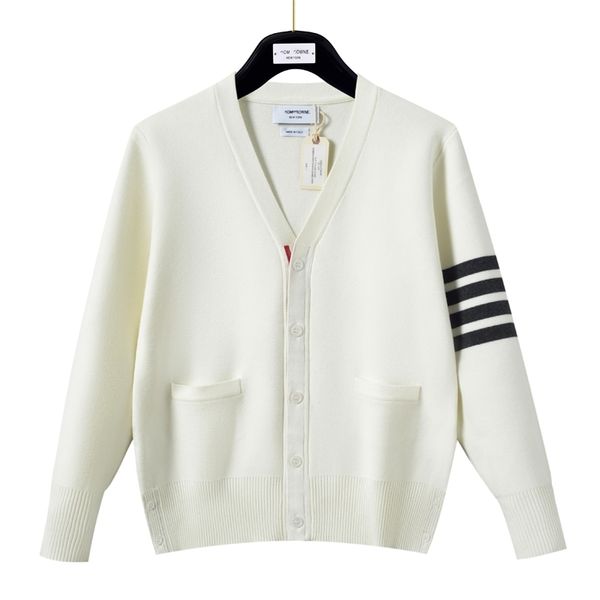tb zumalon wo lovers' spring and autumn wool v-neck four bar 5 button thickened jacket men's cardigan, Black
tb zumalon wo lovers' spring and autumn wool v-neck four bar 5 button thickened jacket men's cardigan, Black