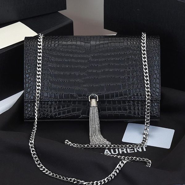 evening bags design retro tassel decoration hardware chain leather shoulder bag ladies multifunctional ins fashion messenger
evening bags design retro tassel decoration hardware chain leather shoulder bag ladies multifunctional ins fashion messenger
