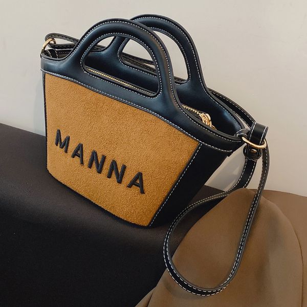 factory direct sale 75% off this year, frosted small s are popular. women's 2021 new ins minority messenger is fashionable. portable on
factory direct sale 75% off this year, frosted small s are popular. women's 2021 new ins minority messenger is fashionable. portable on
