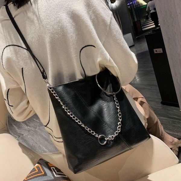 shopping internet celebrity bags womens bag 2021 new fashion simple chain shopping bag korean style all-match pu large capacity shopping bag
shopping internet celebrity bags womens bag 2021 new fashion simple chain shopping bag korean style all-match pu large capacity shopping bag