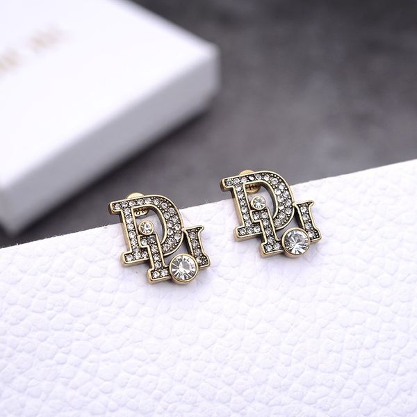 2021 luxury designer jewelry 2021 new s925 silver needle inlaid diamond letter earrings fashion personality
2021 luxury designer jewelry 2021 new s925 silver needle inlaid diamond letter earrings fashion personality