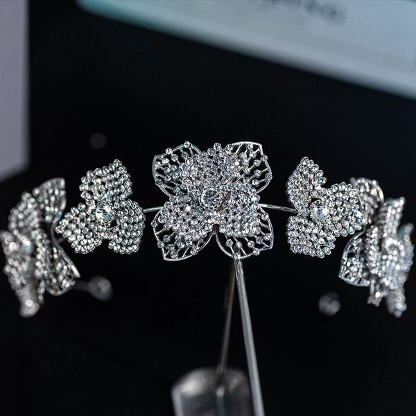 hair clips & barrettes flower shaped bridal crown wedding birthday headdress rhinestones inlaid retro luxury accessories for female ea, Golden;silver
hair clips & barrettes flower shaped bridal crown wedding birthday headdress rhinestones inlaid retro luxury accessories for female ea, Golden;silver