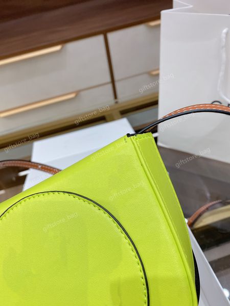 giftstore_bag 2021 crazy sale fashion luxury smiley face bag street shooting artifact super quality classic design diagonalbag
giftstore_bag 2021 crazy sale fashion luxury smiley face bag street shooting artifact super quality classic design diagonalbag