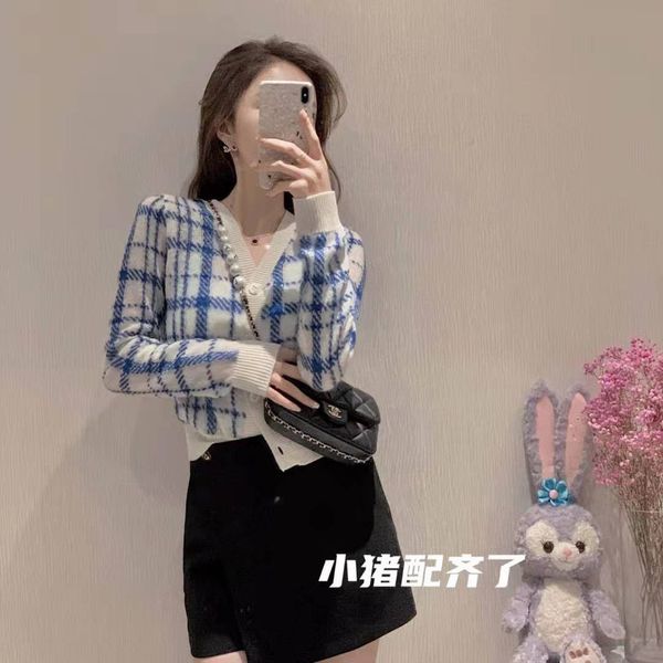 chao brand d zhao liying's same early autumn new checked sweet v-neck long sleeve thin knitted sweater cardigan, White;black
chao brand d zhao liying's same early autumn new checked sweet v-neck long sleeve thin knitted sweater cardigan, White;black