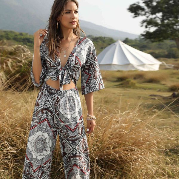boho women jumpsuit hollow out front bow half sleeve floral printed playsuit v neck fashion elegant new vintage style dress 210412, Black;white
boho women jumpsuit hollow out front bow half sleeve floral printed playsuit v neck fashion elegant new vintage style dress 210412, Black;white