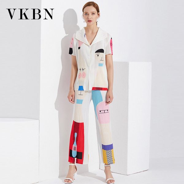 vkbn spring and summer two piece set skirt t-shirts and pants women turn down collar pleated fabric print women sets 210507, White
vkbn spring and summer two piece set skirt t-shirts and pants women turn down collar pleated fabric print women sets 210507, White