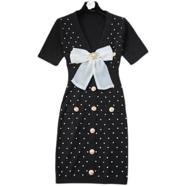 casual dresses 2021 summer small fragrance v-neck short-sleeved single-breasted bowknot beaded knitted dress shortvestidos, Black;gray
casual dresses 2021 summer small fragrance v-neck short-sleeved single-breasted bowknot beaded knitted dress shortvestidos, Black;gray
