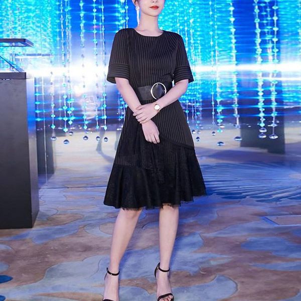 spring and summer striped short sleeves tempers lace seams frilly fishtail women party dress, Black;gray
spring and summer striped short sleeves tempers lace seams frilly fishtail women party dress, Black;gray
