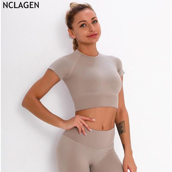 seamless knitted quick dry exercise fitness short sleeve women training running tight gym sport workout yoga shirts outfits, White;red
seamless knitted quick dry exercise fitness short sleeve women training running tight gym sport workout yoga shirts outfits, White;red