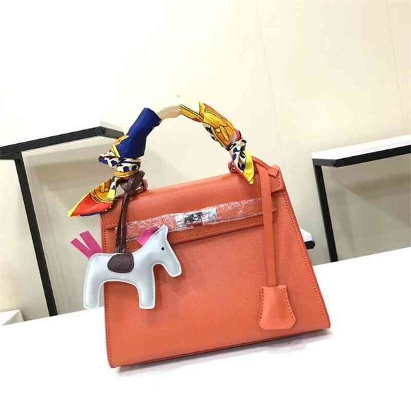 designer handbag herme women 2022 bags kelys messenger one shoulder hand chameleon leather kangkang bags
designer handbag herme women 2022 bags kelys messenger one shoulder hand chameleon leather kangkang bags