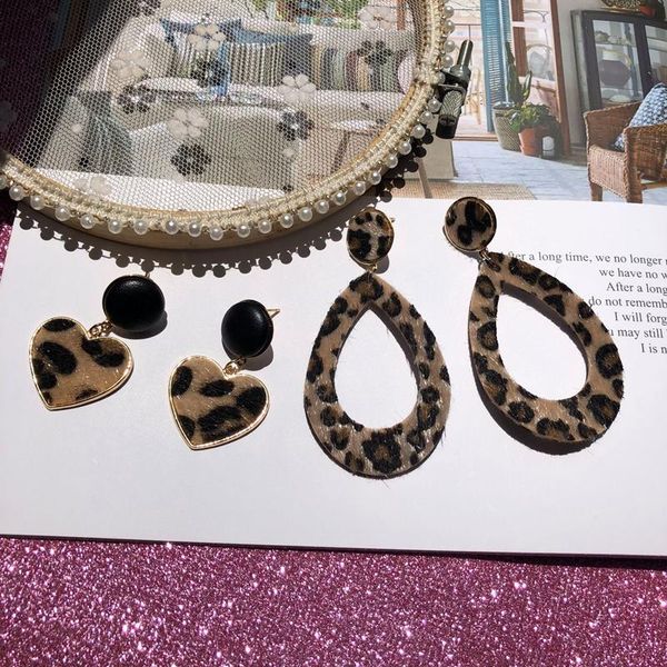 dangle & chandelier trendy heart shape leopard print imitation fur alloy earrings for women charm brincos eardrop jewerly gifts, Silver 
dangle & chandelier trendy heart shape leopard print imitation fur alloy earrings for women charm brincos eardrop jewerly gifts, Silver