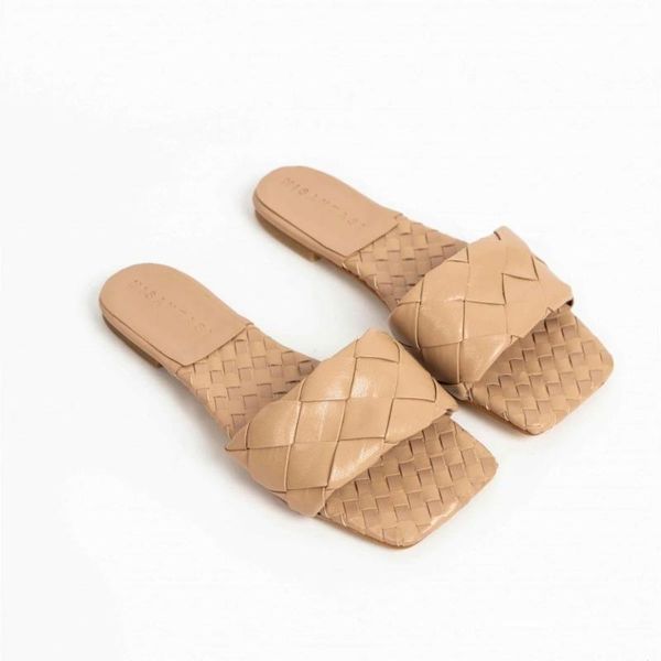 slippers women's casual leather sandals 2021 summer trends fashion style flat open toe outdoors beach chic female, Black
slippers women's casual leather sandals 2021 summer trends fashion style flat open toe outdoors beach chic female, Black