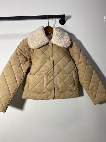 women's jackets fur turn down collar warm short coat long sleeve single-breasted ladies jacket female argyle pockets outwear 2021 winte, Black;brown
women's jackets fur turn down collar warm short coat long sleeve single-breasted ladies jacket female argyle pockets outwear 2021 winte, Black;brown