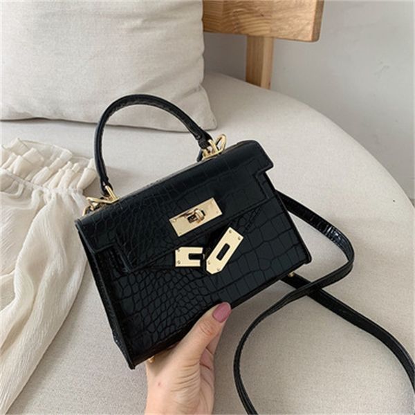 zhou xiaolan 2021 summer new small women's crocodile cross one shoulder handle lady's bag
zhou xiaolan 2021 summer new small women's crocodile cross one shoulder handle lady's bag