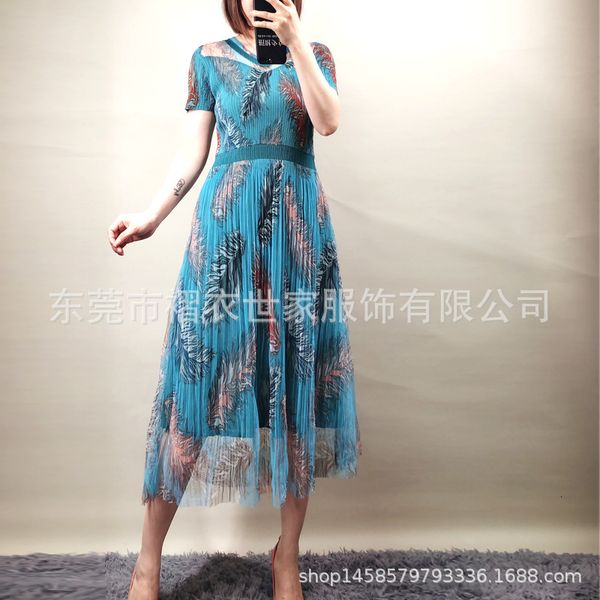 dress miyake feather print of short sleeve v-neck fold mesh fashion, Black;gray