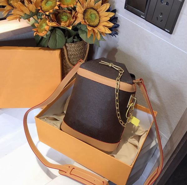 Top Womens Brand Shoulder Bag Luxury Clutch Handbags Purses Leather Handbag Wallet Tote Women Backpack Bags -04486
Top Womens Brand Shoulder Bag Luxury Clutch Handbags Purses Leather Handbag Wallet Tote Women Backpack Bags -04486