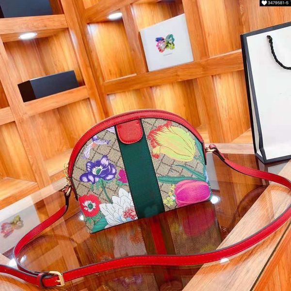 bag holderdesigner design brand classic shell slanting bag, gift box packaging, size: 24cm.handbag hook
bag holderdesigner design brand classic shell slanting bag, gift box packaging, size: 24cm.handbag hook