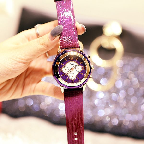 watch fashion women's multifunctional luminous 2035 leather waterproof, Slivery;brown
watch fashion women's multifunctional luminous 2035 leather waterproof, Slivery;brown