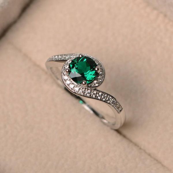cluster rings european and american zircon colombian emerald crystal twisted arm round ring s925 sterling silver ladies jewelry, Golden;silver
cluster rings european and american zircon colombian emerald crystal twisted arm round ring s925 sterling silver ladies jewelry, Golden;silver